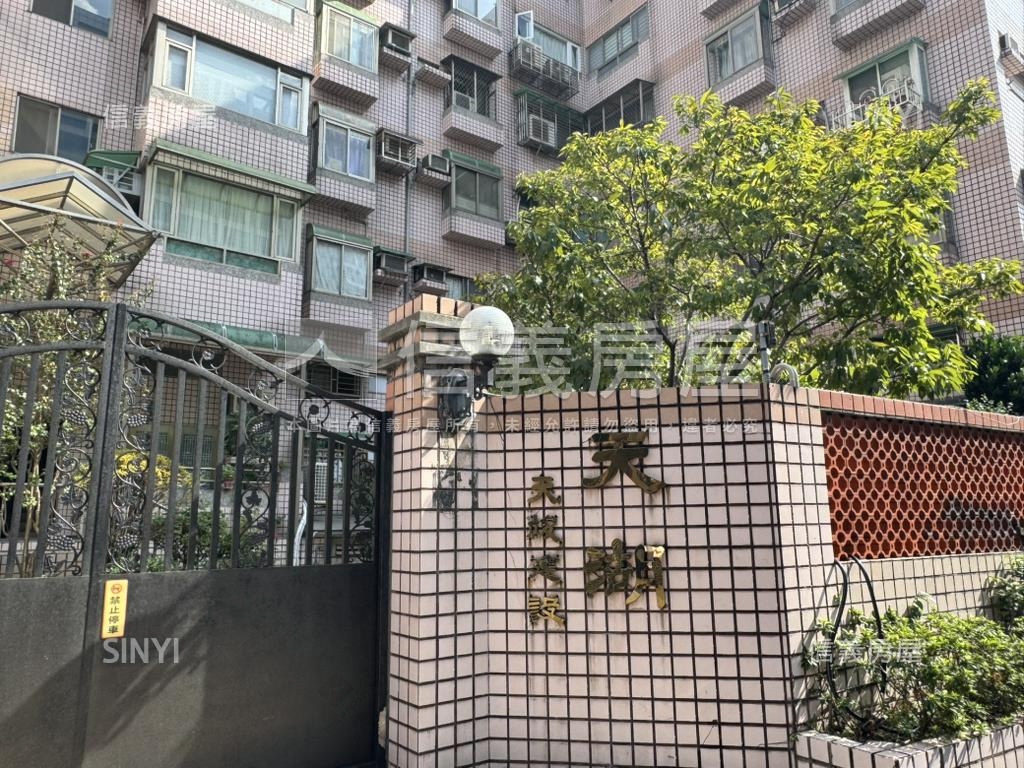 江南街邊間金店面房屋室內格局與周邊環境
