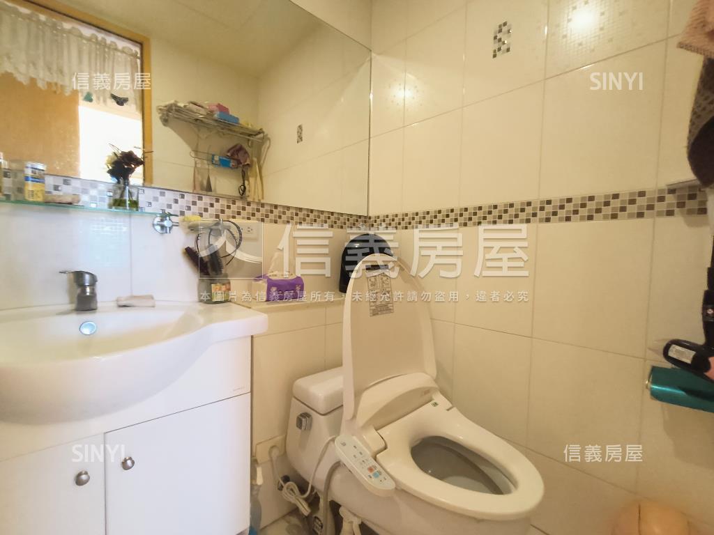 藝術首席景緻三房車位房屋室內格局與周邊環境