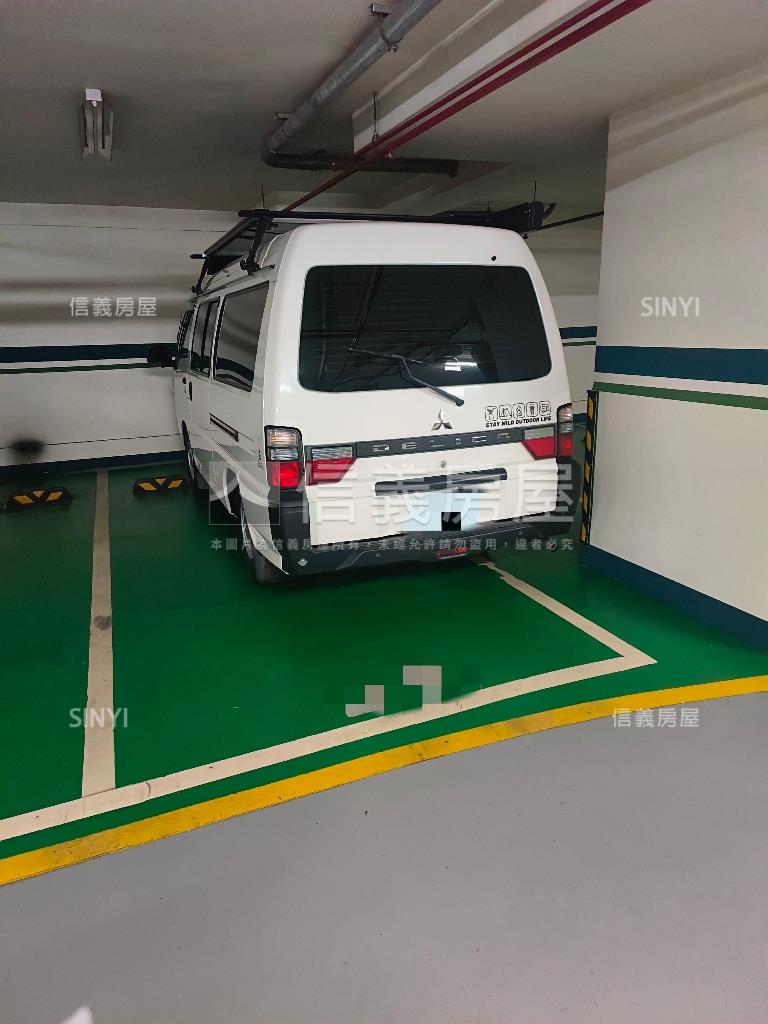 藝術首席景緻三房車位房屋室內格局與周邊環境