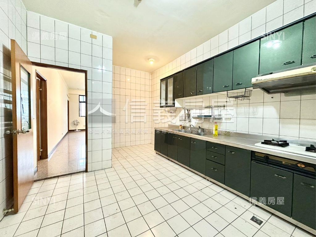 稀有獨棟電梯大空間房屋室內格局與周邊環境