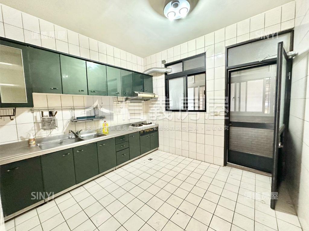 稀有獨棟電梯大空間房屋室內格局與周邊環境