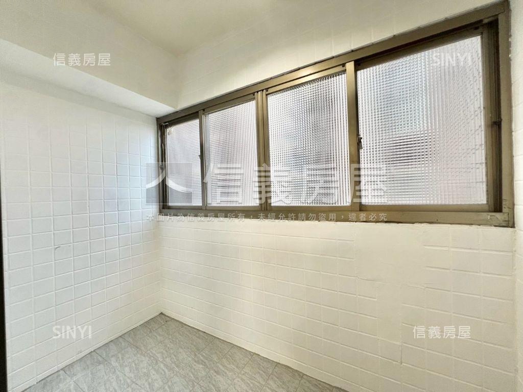 近明道中學四房裝潢戶房屋室內格局與周邊環境