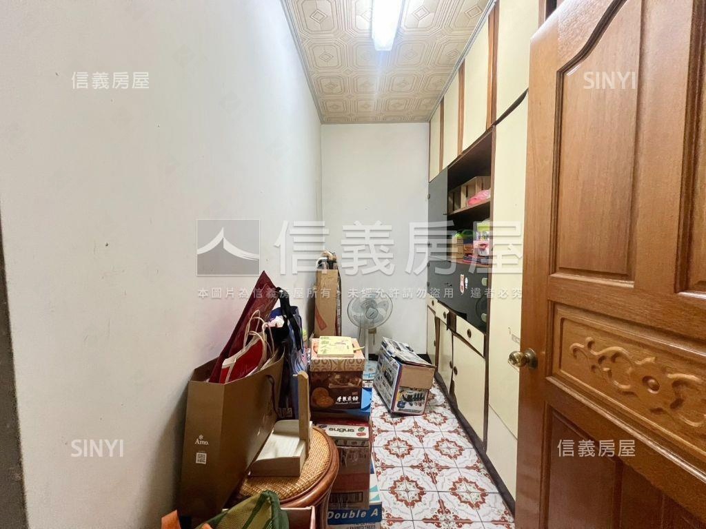 松江街江翠捷運採光三樓房屋室內格局與周邊環境