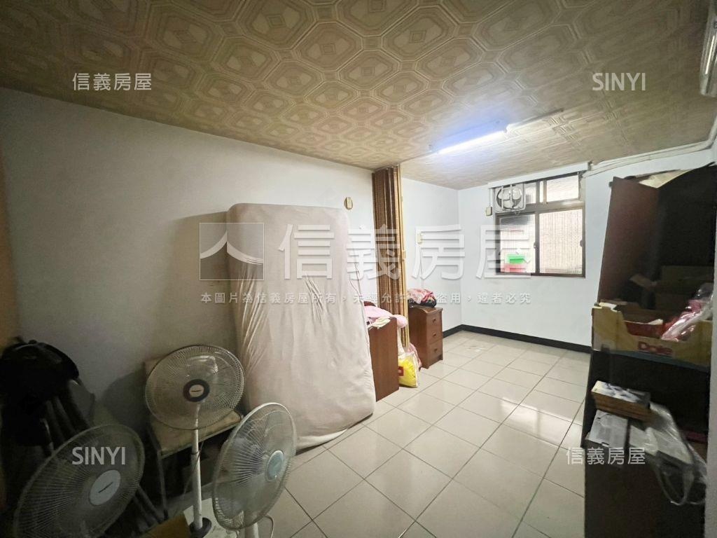 松江街江翠捷運採光三樓房屋室內格局與周邊環境
