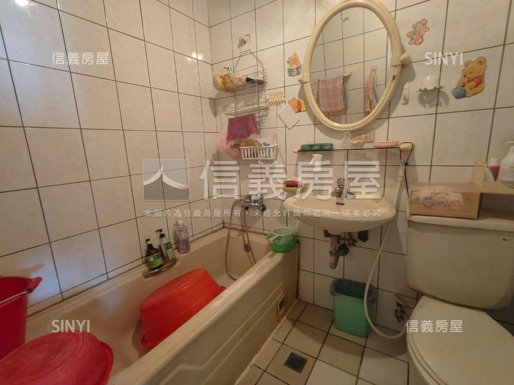 皇家宮廷採光美三房房屋室內格局與周邊環境