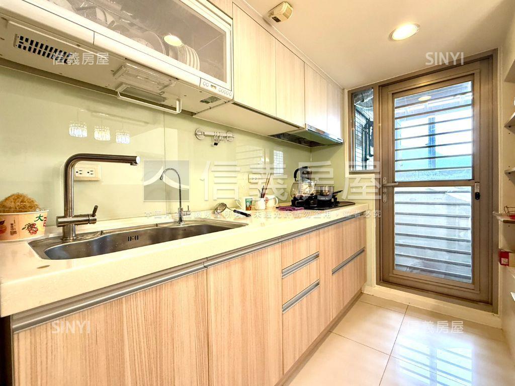 加州陽光河岸風光房屋室內格局與周邊環境