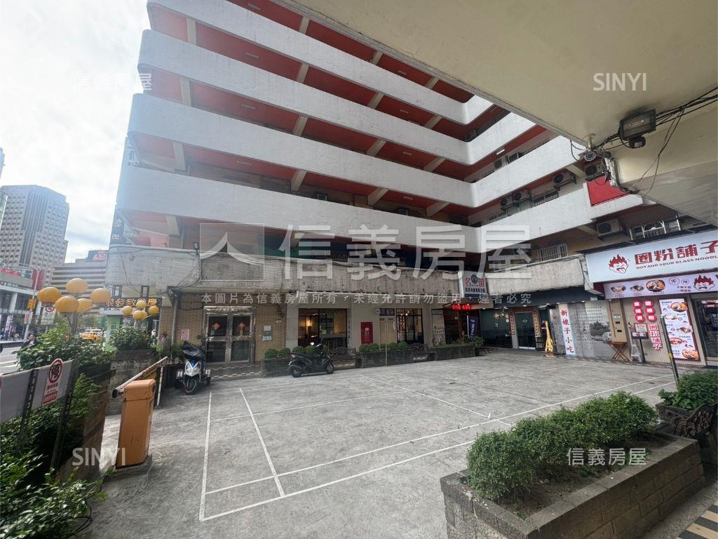 忠孝東路大店面房屋室內格局與周邊環境