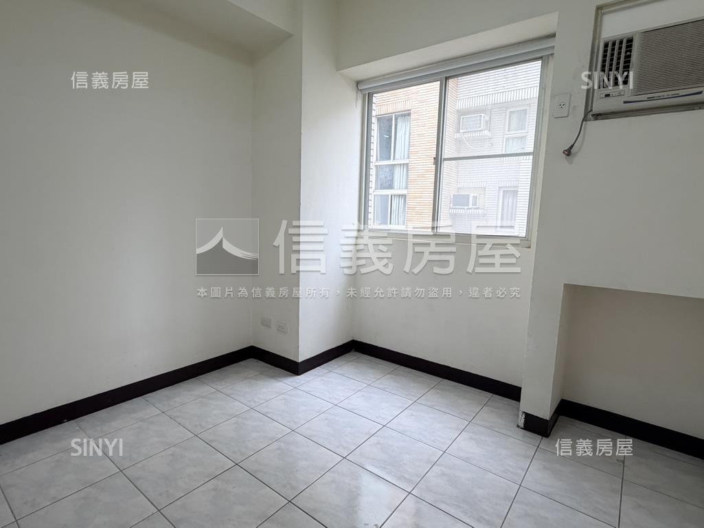近兵仔市家樂福旁三房平車房屋室內格局與周邊環境