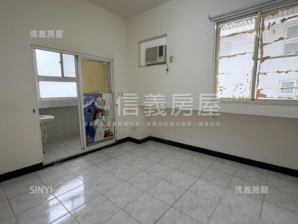 近兵仔市家樂福旁三房平車房屋室內格局與周邊環境