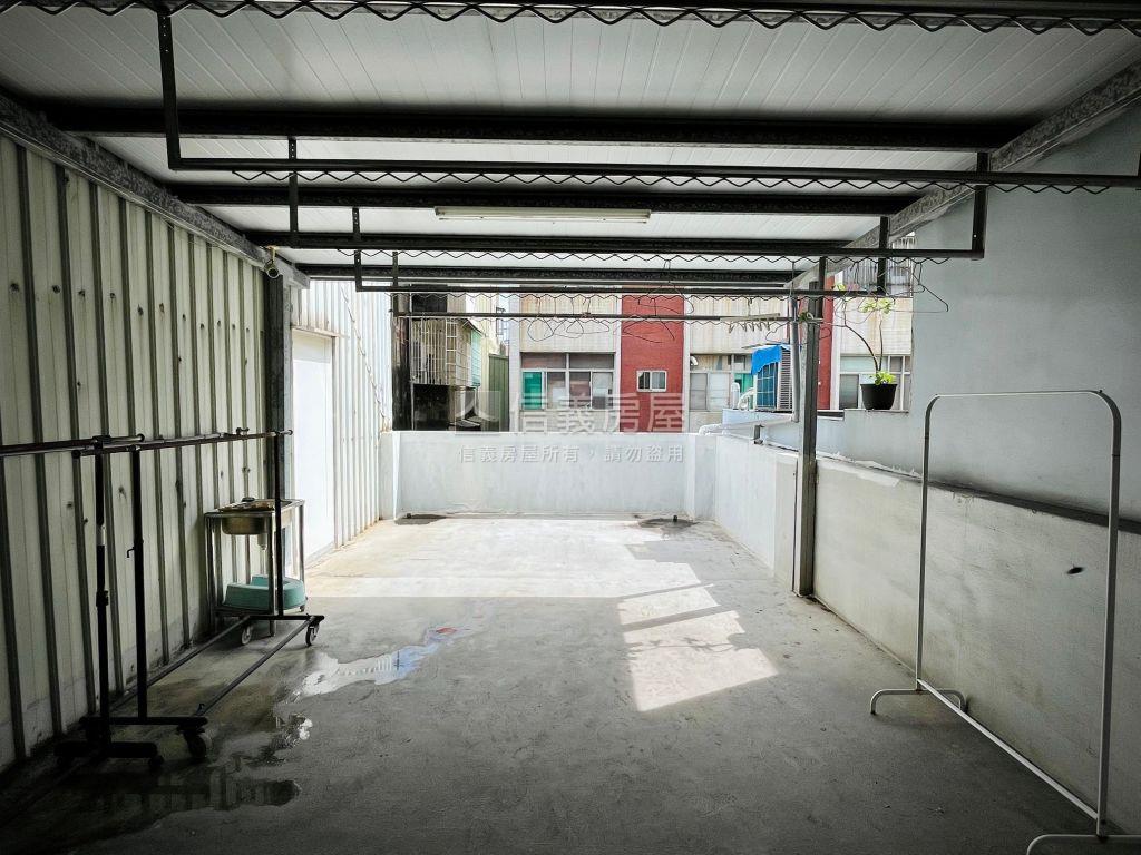 近捷運Ｘ輕軌滿租金雞母房屋室內格局與周邊環境