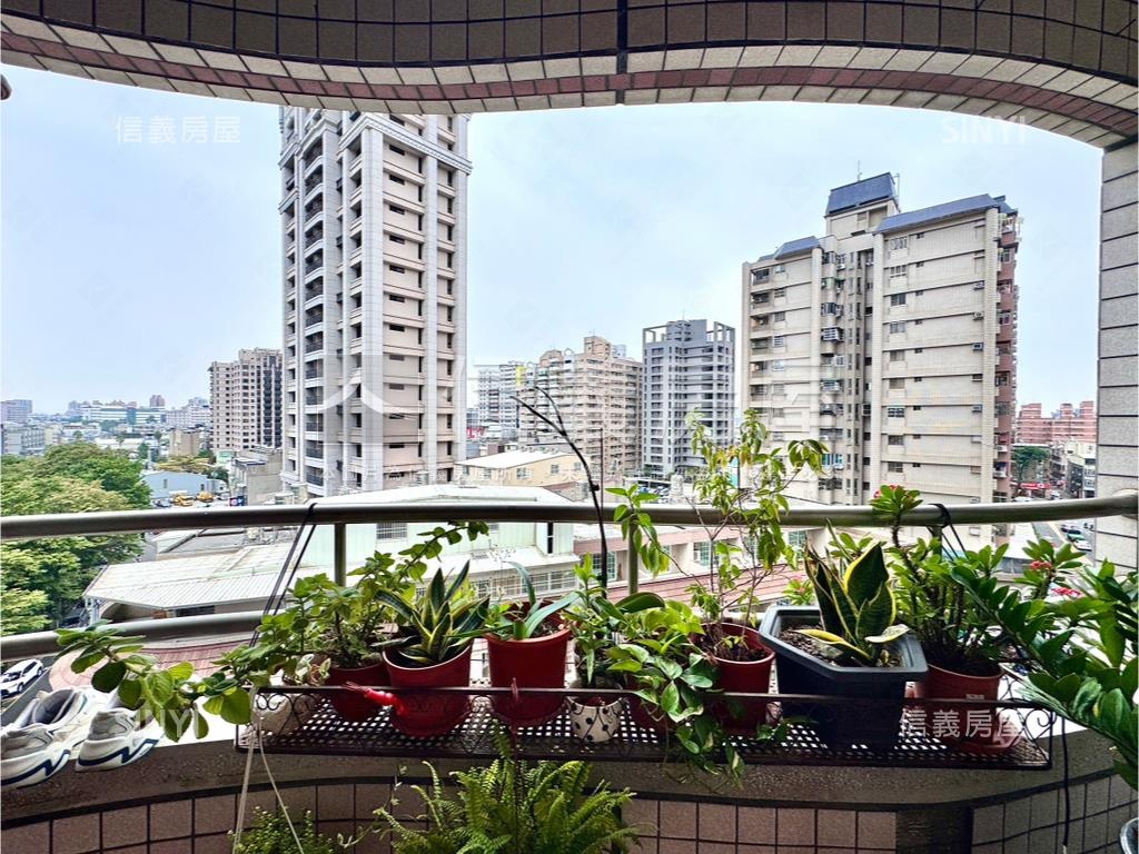 河堤公園景觀三房車位房屋室內格局與周邊環境