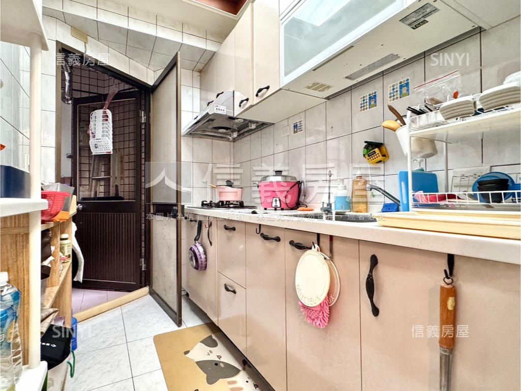 河堤公園景觀三房車位房屋室內格局與周邊環境