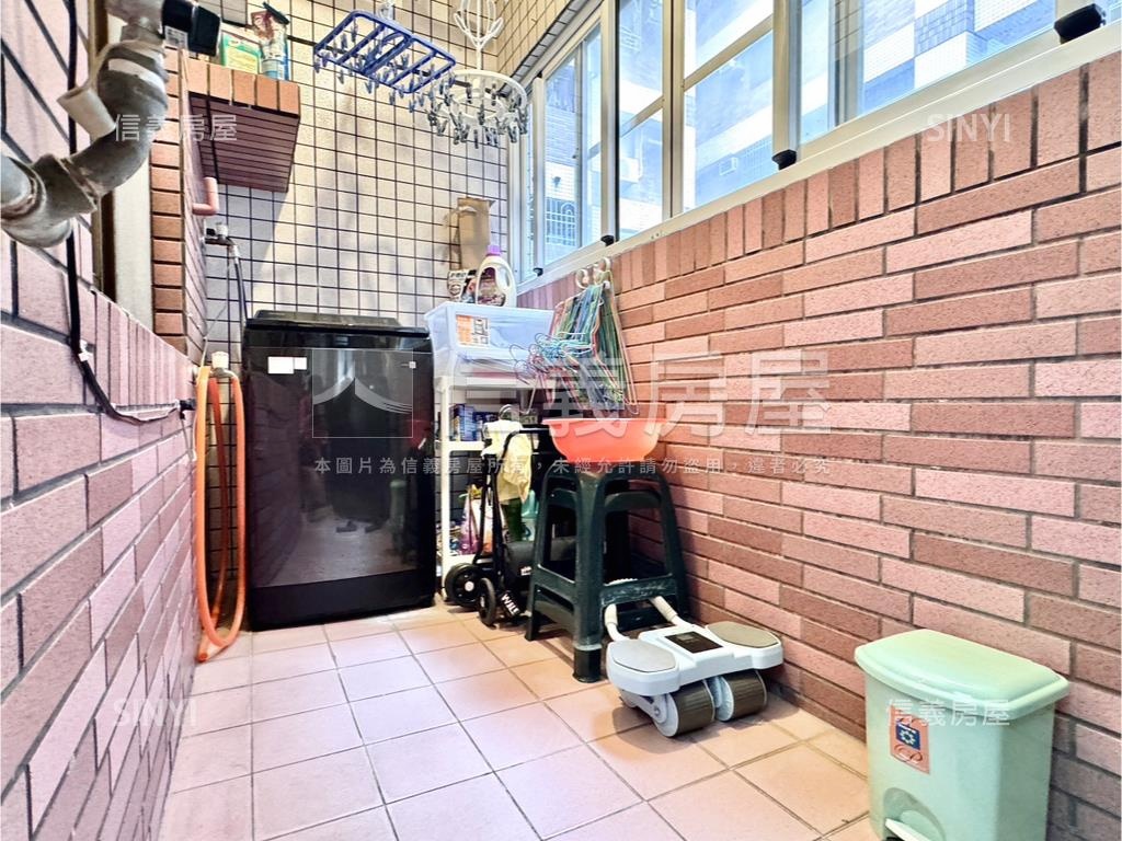 河堤公園景觀三房車位房屋室內格局與周邊環境