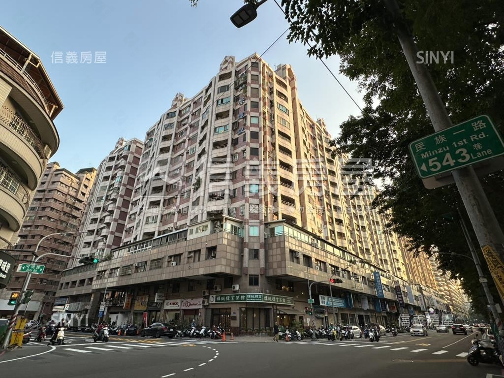 河堤公園景觀三房車位房屋室內格局與周邊環境