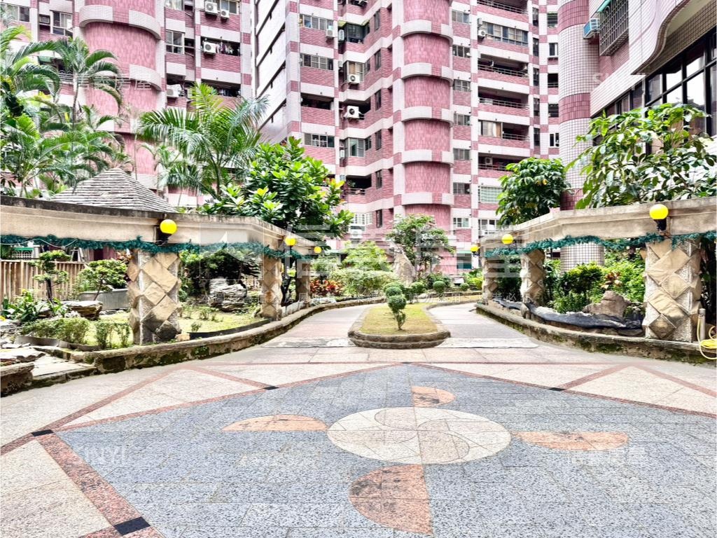 河堤公園景觀三房車位房屋室內格局與周邊環境