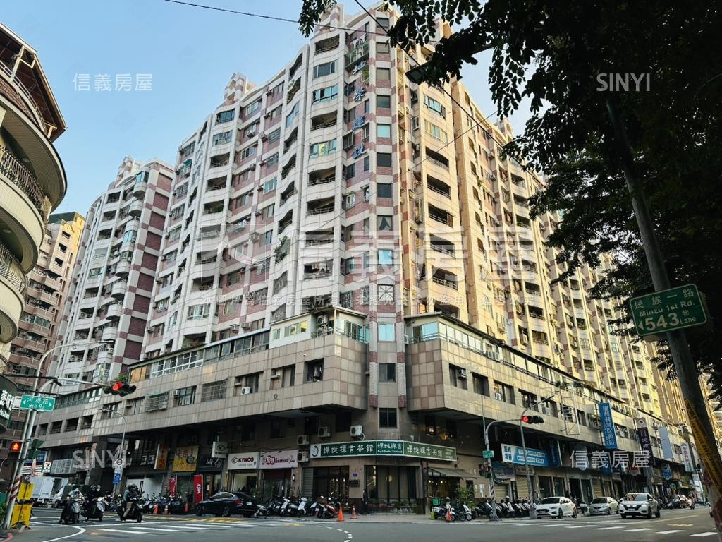 河堤公園景觀三房車位房屋室內格局與周邊環境