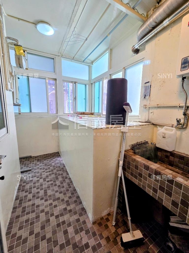 ♞東區華園靜巷美裝三房房屋室內格局與周邊環境