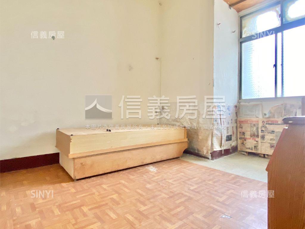 東明路！｜臨路透天房屋室內格局與周邊環境