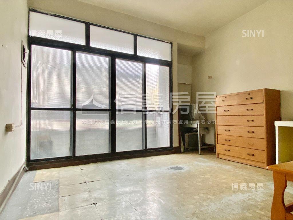 東明路！｜臨路透天房屋室內格局與周邊環境