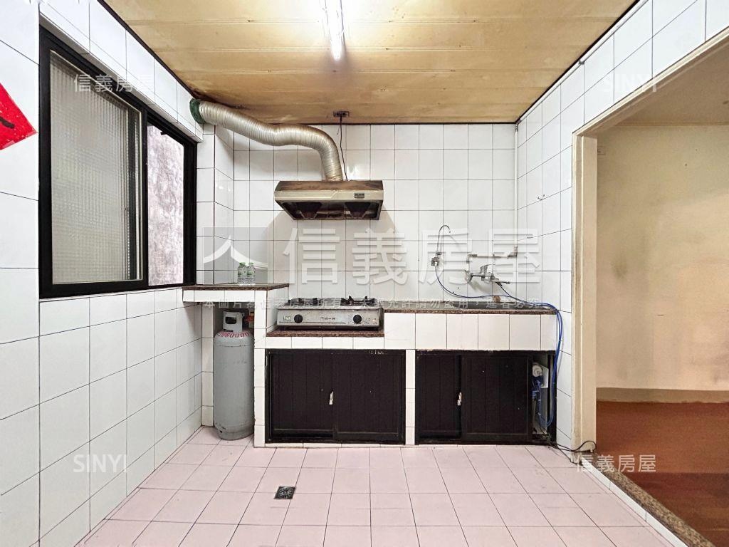 稀有邊間建福路方正三樓房屋室內格局與周邊環境