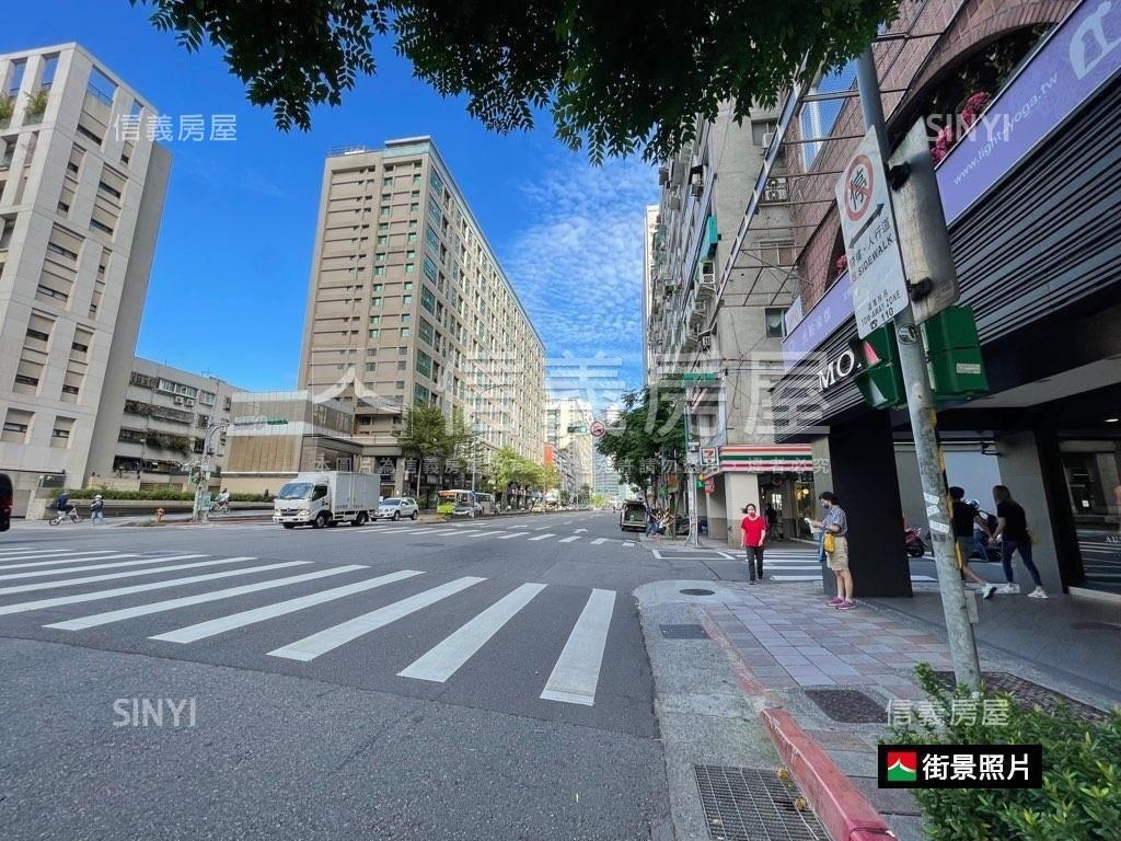 大馬路面寬顯眼店面房屋室內格局與周邊環境
