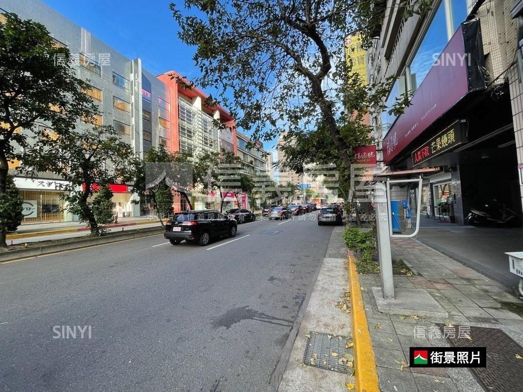 大馬路面寬顯眼店面房屋室內格局與周邊環境