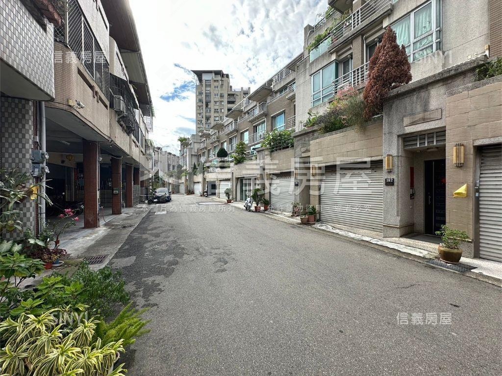 北屯約８米大面寬別墅房屋室內格局與周邊環境