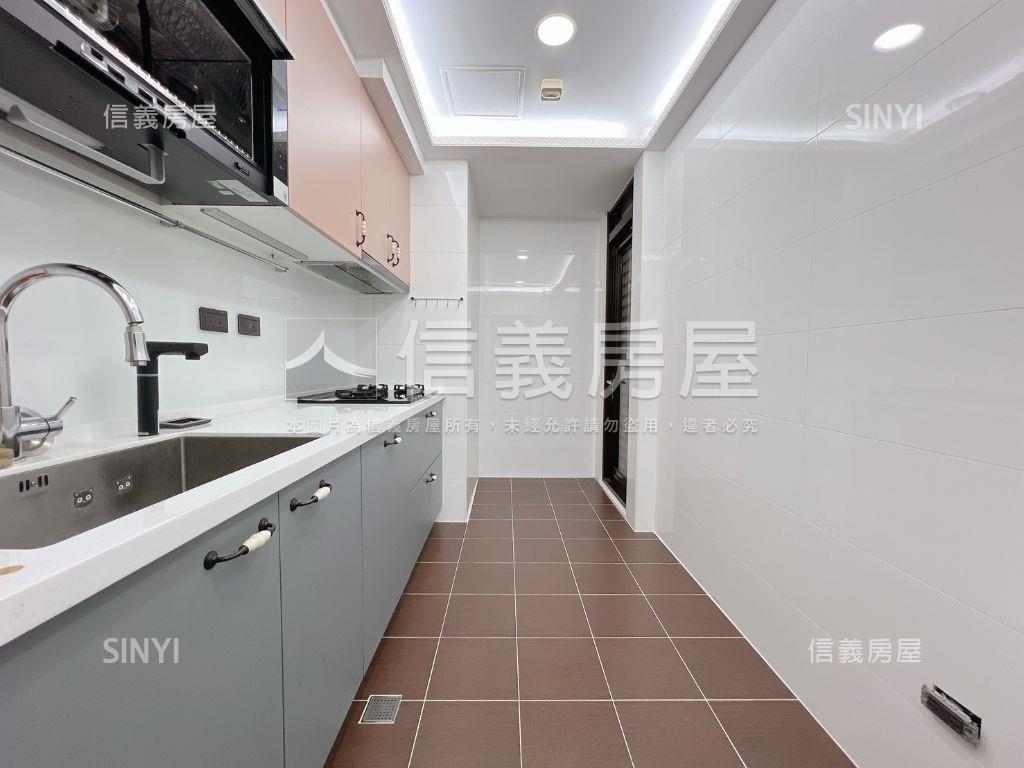 帝寶璀璨大器四房車位房屋室內格局與周邊環境
