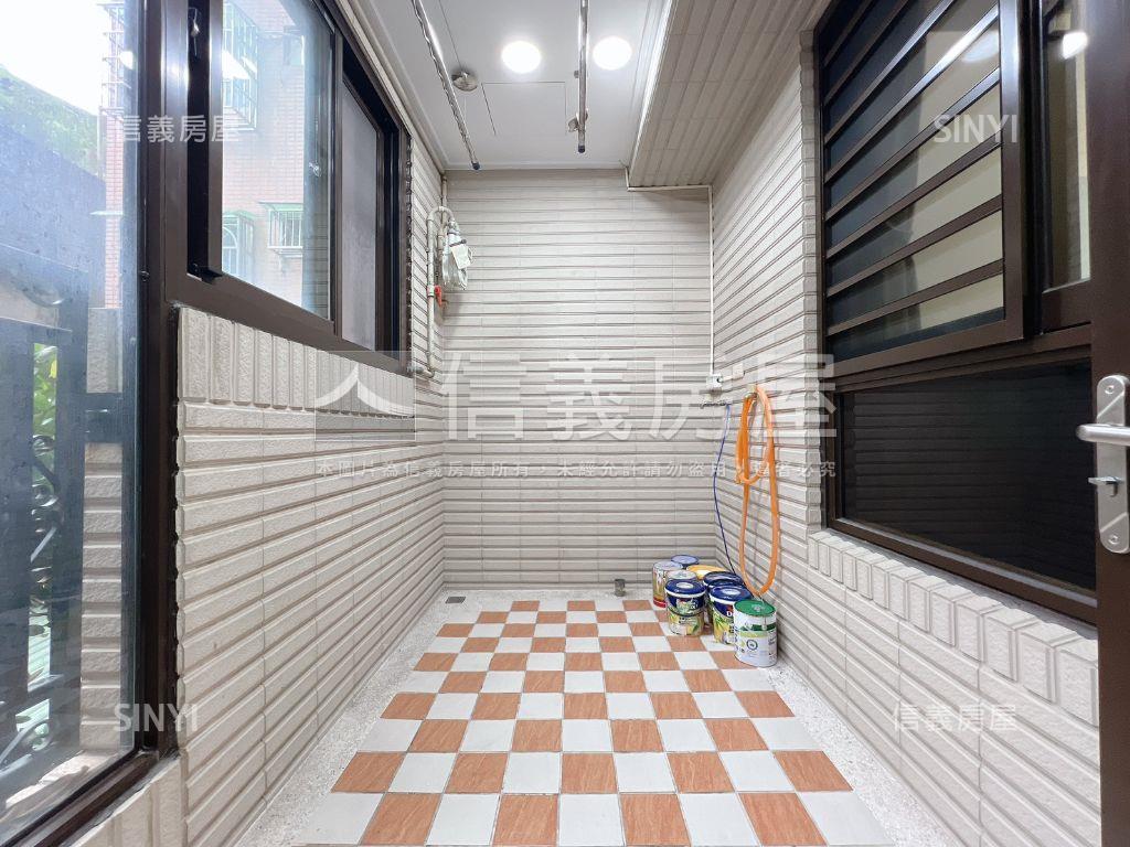 帝寶璀璨大器四房車位房屋室內格局與周邊環境