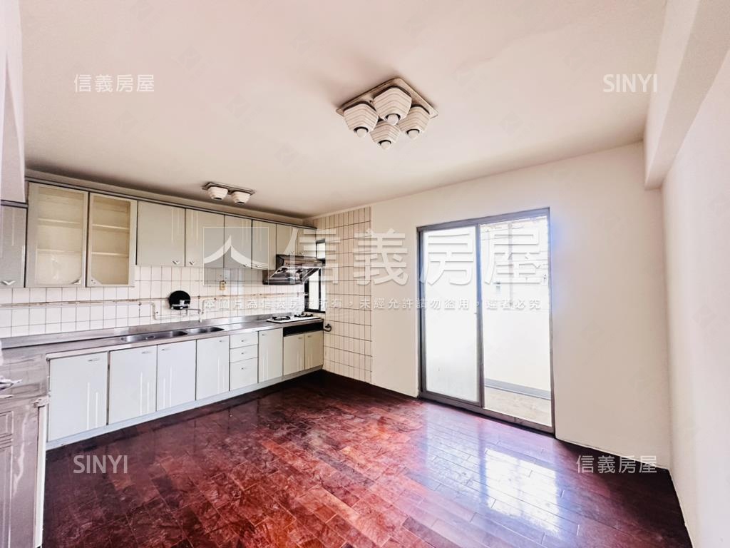 稀有獨棟｜三面豪景美宅房屋室內格局與周邊環境