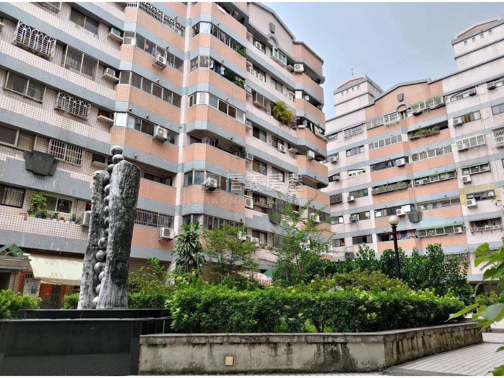 捷運旁雙商圈文心凱旋三房房屋室內格局與周邊環境