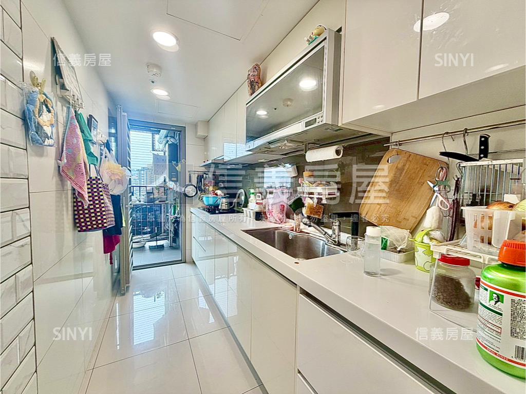 協和紀高樓景觀三房車位房屋室內格局與周邊環境