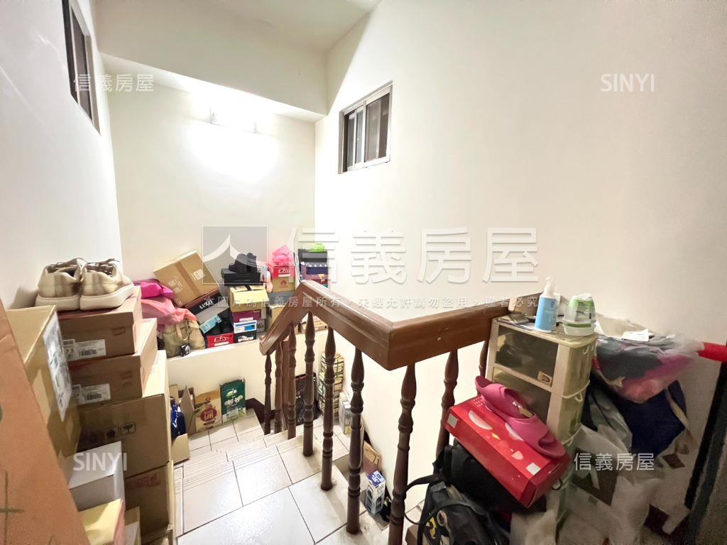 西屯路二段熊貓天下店面房屋室內格局與周邊環境