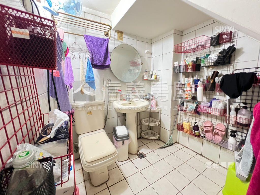 西屯路二段熊貓天下店面房屋室內格局與周邊環境