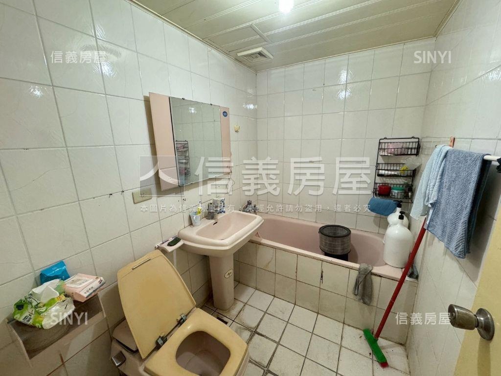 可收租自用。漢口商圈店面房屋室內格局與周邊環境