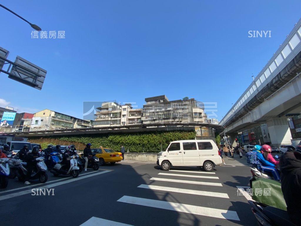 板橋車站文化金鎂Ａ１高樓房屋室內格局與周邊環境