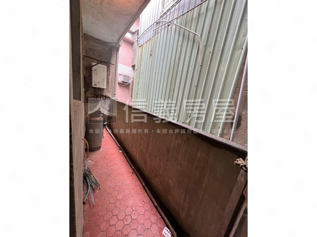東南科大公寓四樓頂加房屋室內格局與周邊環境