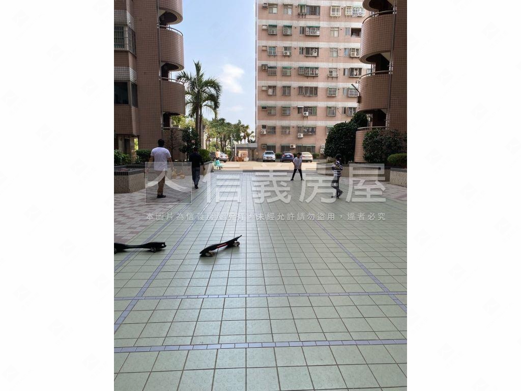 中清路大面寬樓店房屋室內格局與周邊環境