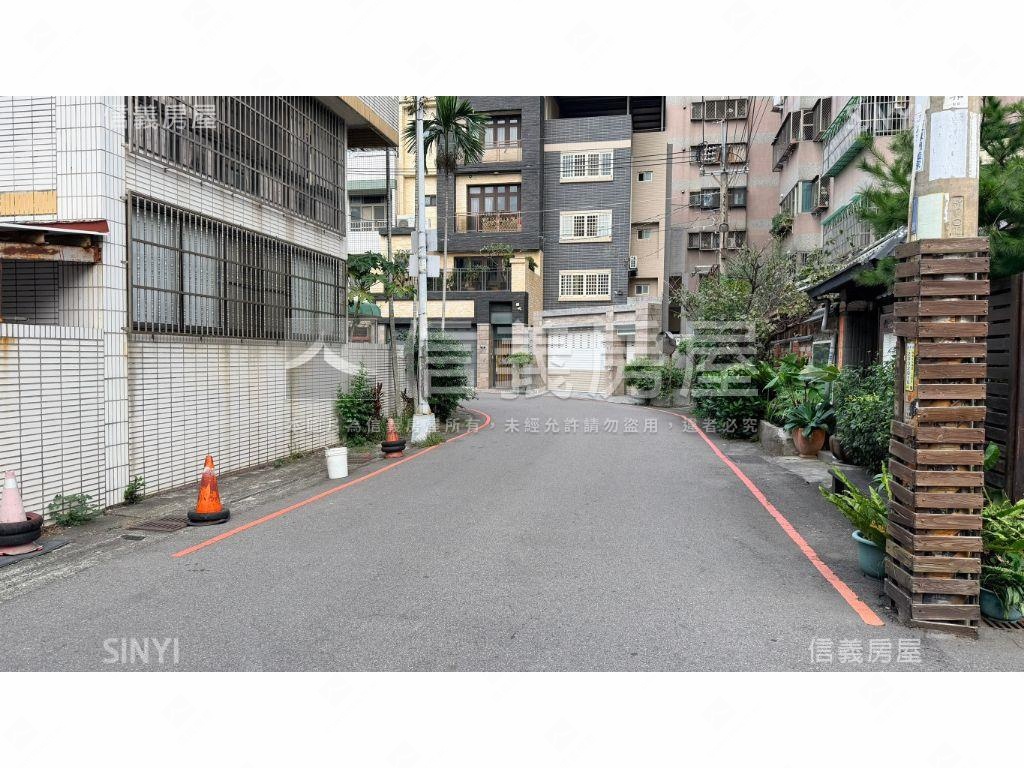 中清路大面寬樓店房屋室內格局與周邊環境