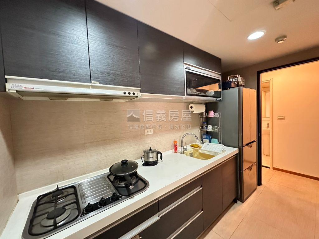 鄉林夏都三房休旅車位房屋室內格局與周邊環境