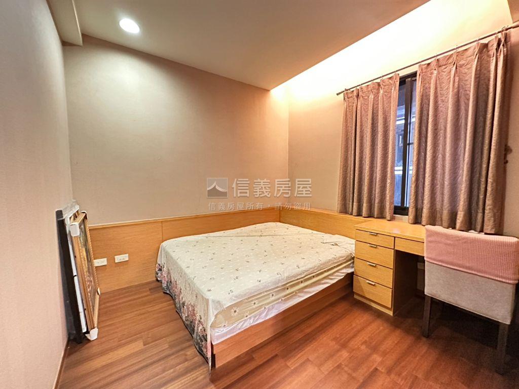 鄉林夏都三房休旅車位房屋室內格局與周邊環境