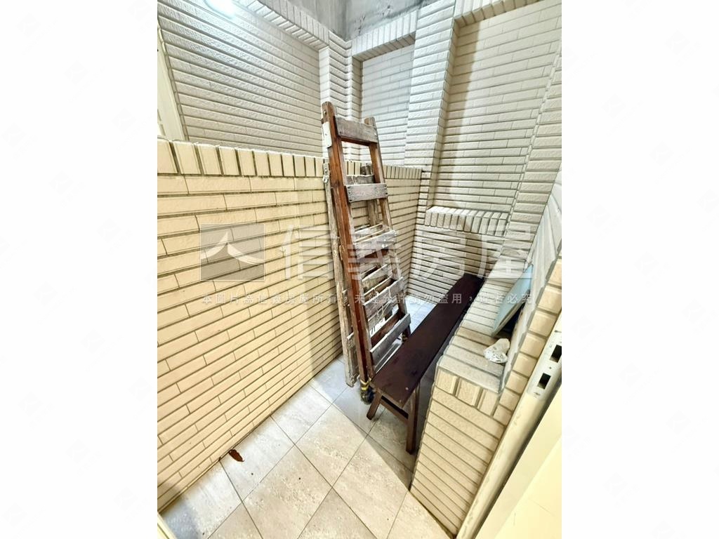 亞東黃金住辦方便停車一樓房屋室內格局與周邊環境