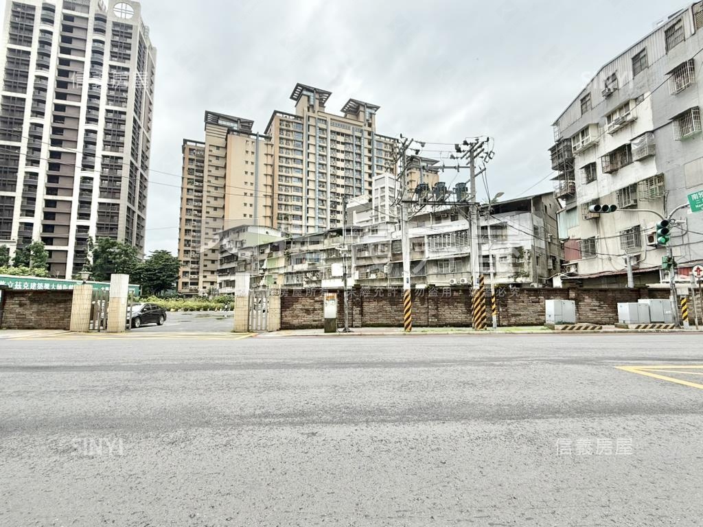 亞東黃金住辦方便停車一樓房屋室內格局與周邊環境