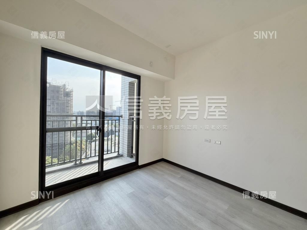 １４期旁全新兩房兩衛房屋室內格局與周邊環境