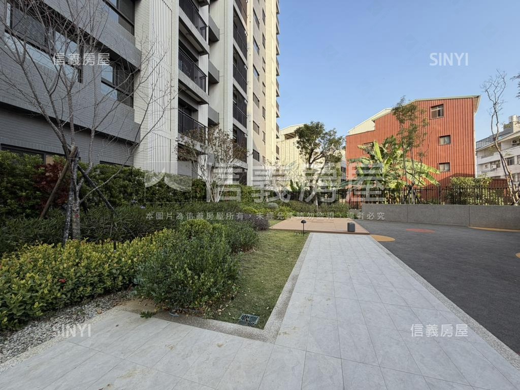 １４期旁全新兩房兩衛房屋室內格局與周邊環境