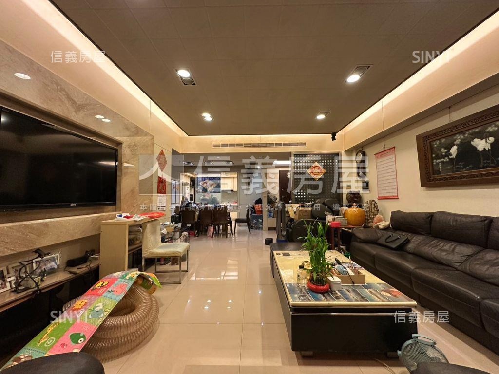 陸江Ａ＋露台４房車位房屋室內格局與周邊環境