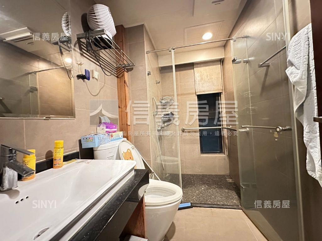 陸江Ａ＋露台４房車位房屋室內格局與周邊環境