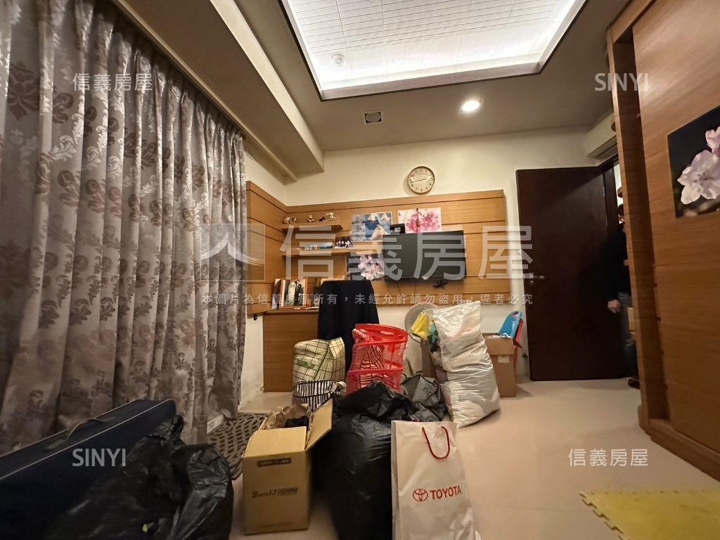 陸江Ａ＋露台４房車位房屋室內格局與周邊環境