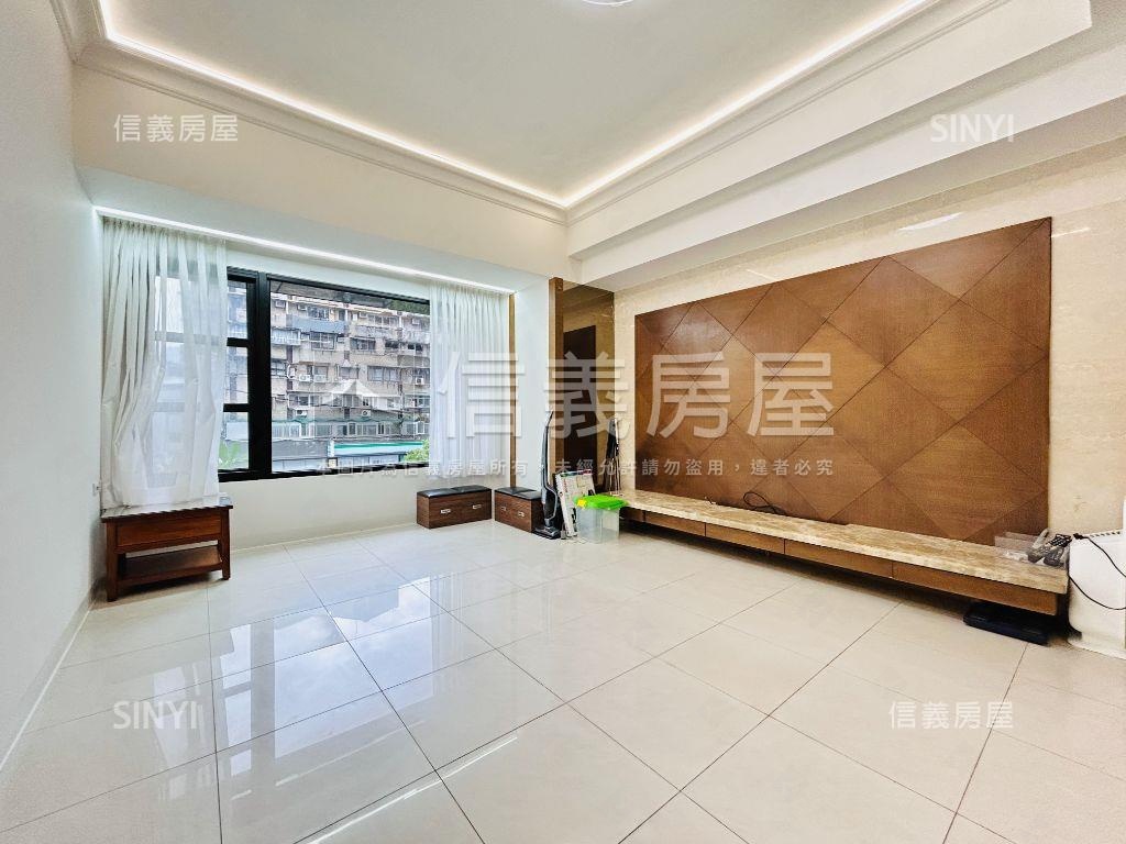 阿曼花園精美四房車位房屋室內格局與周邊環境