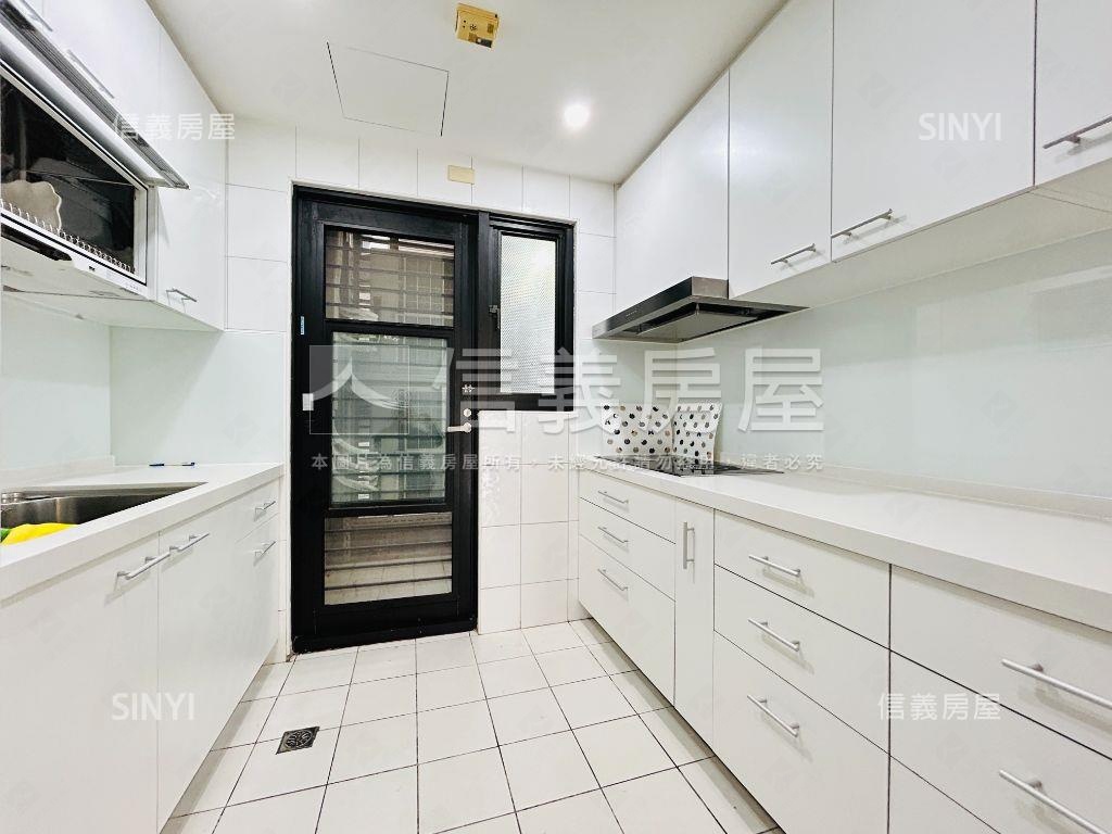 阿曼花園精美四房車位房屋室內格局與周邊環境